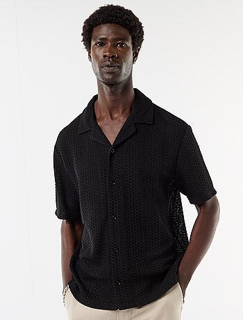 Camisa em malha perfurada de manga curta