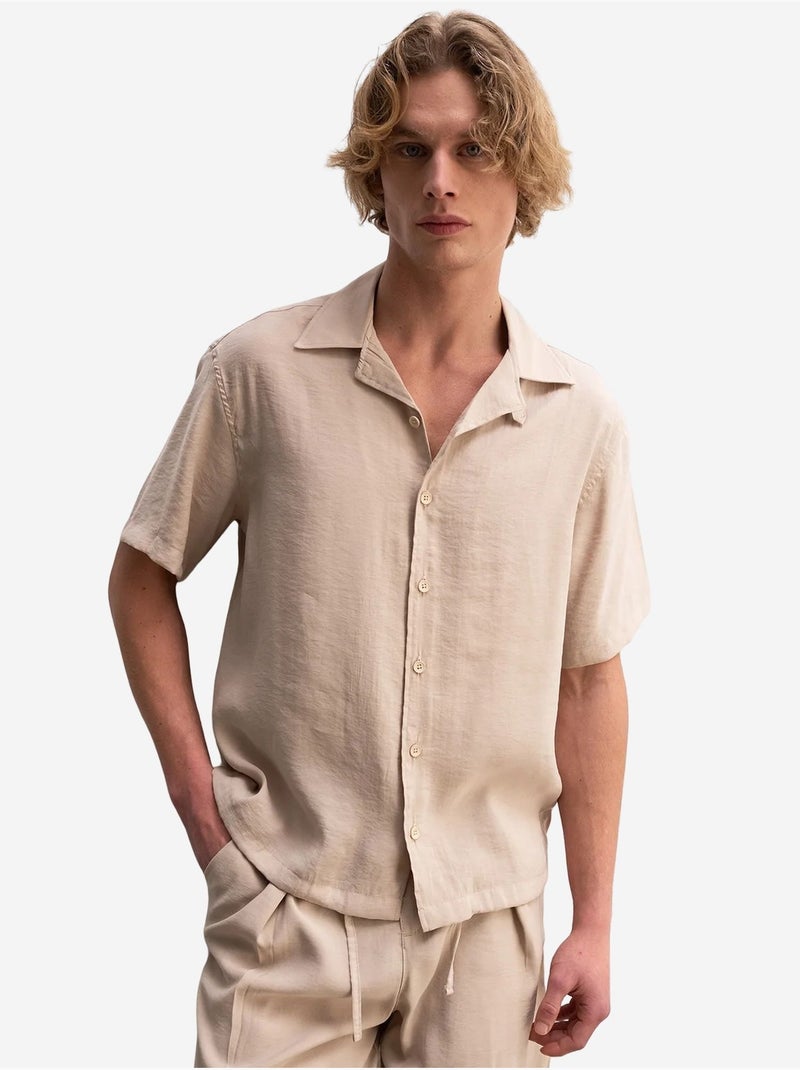 Camisa em tecido de mangas curtas de corte descontraído com detalhe de laço giesto Bege natural - Kiabi
