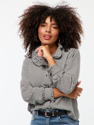 Camisa estampada vichy com folhos