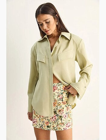 Camisa feminina de crepe tecido com corte regular lucci