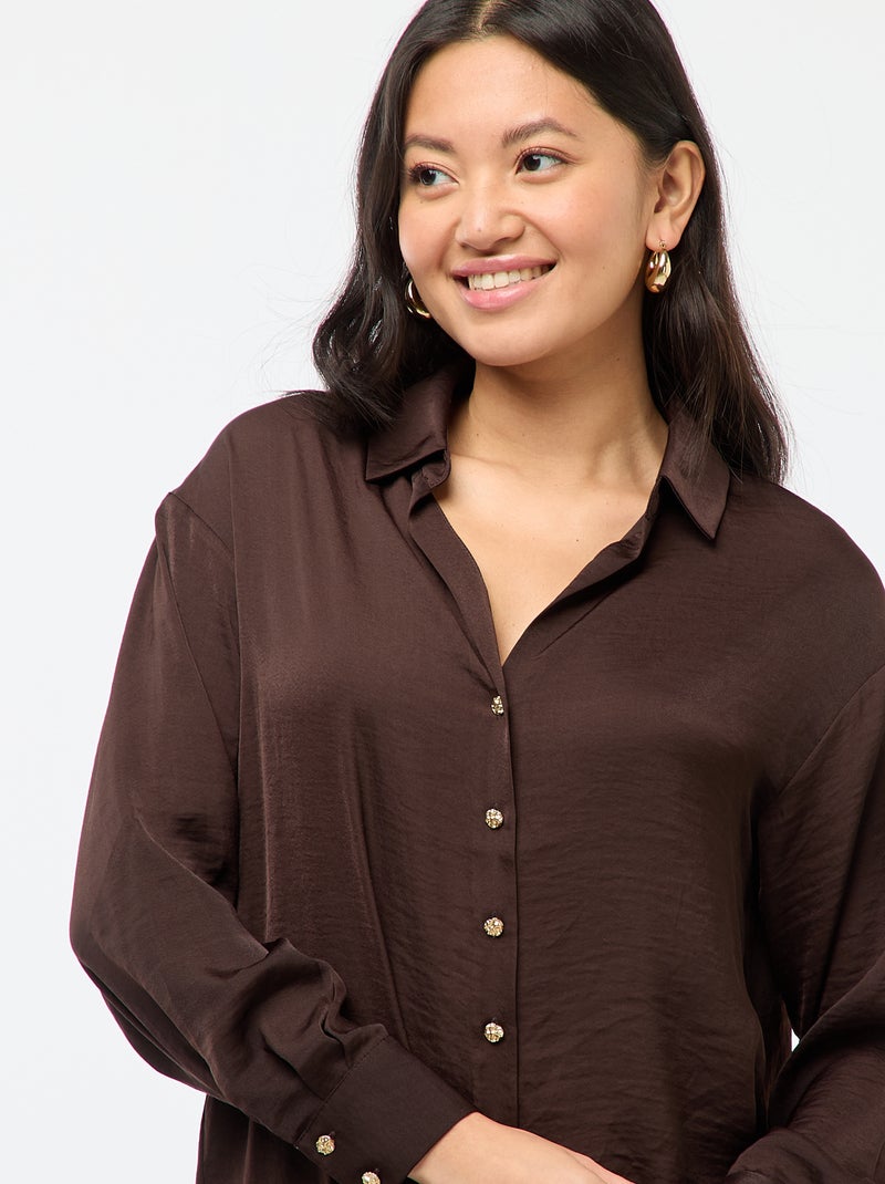 Camisa fluida acetinada com botões dourados Castanho - Kiabi