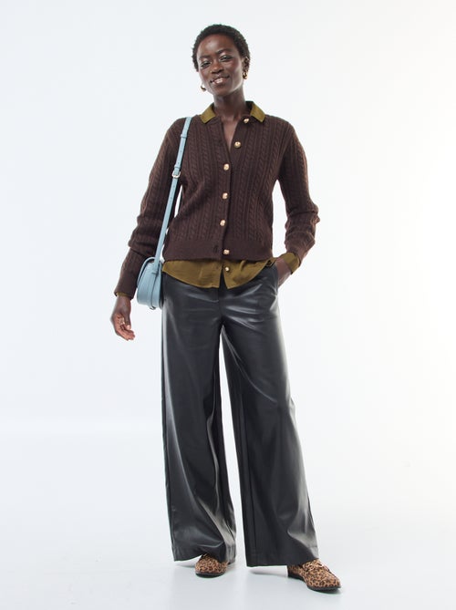 Camisa fluida acetinada com botões dourados - Kiabi