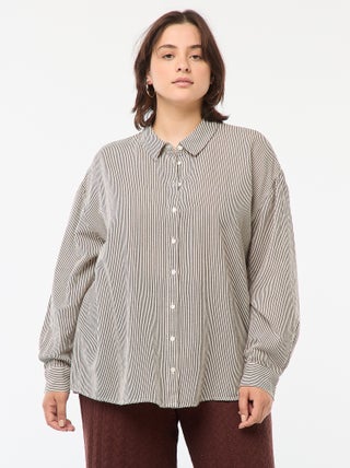 Camisa fluida em linho misturado