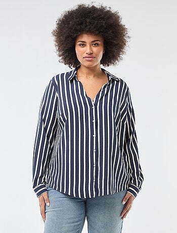 Camisa fluida em malha crepe