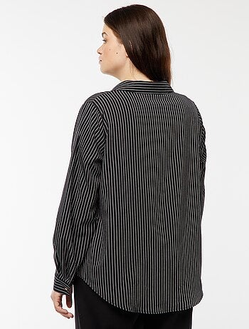 Camisa fluida em malha crepe