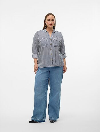 Camisa fluida 'Vero moda curve' com mangas arregaçáveis