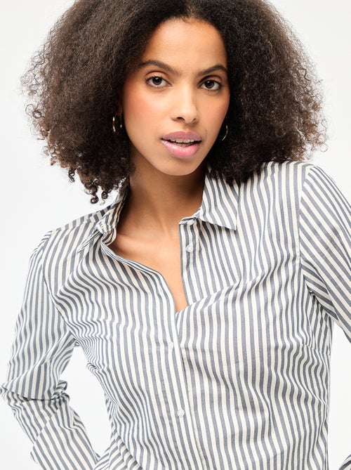 Camisa justa com colarinho italiano - Kiabi