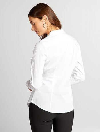 Camisa justa com colarinho italiano