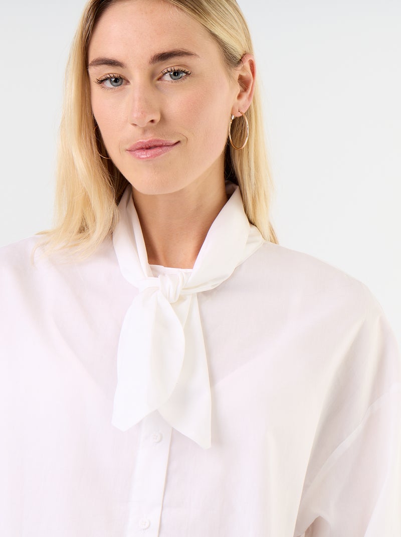 Camisa larga de manga comprida e gola com laço Branco - Kiabi