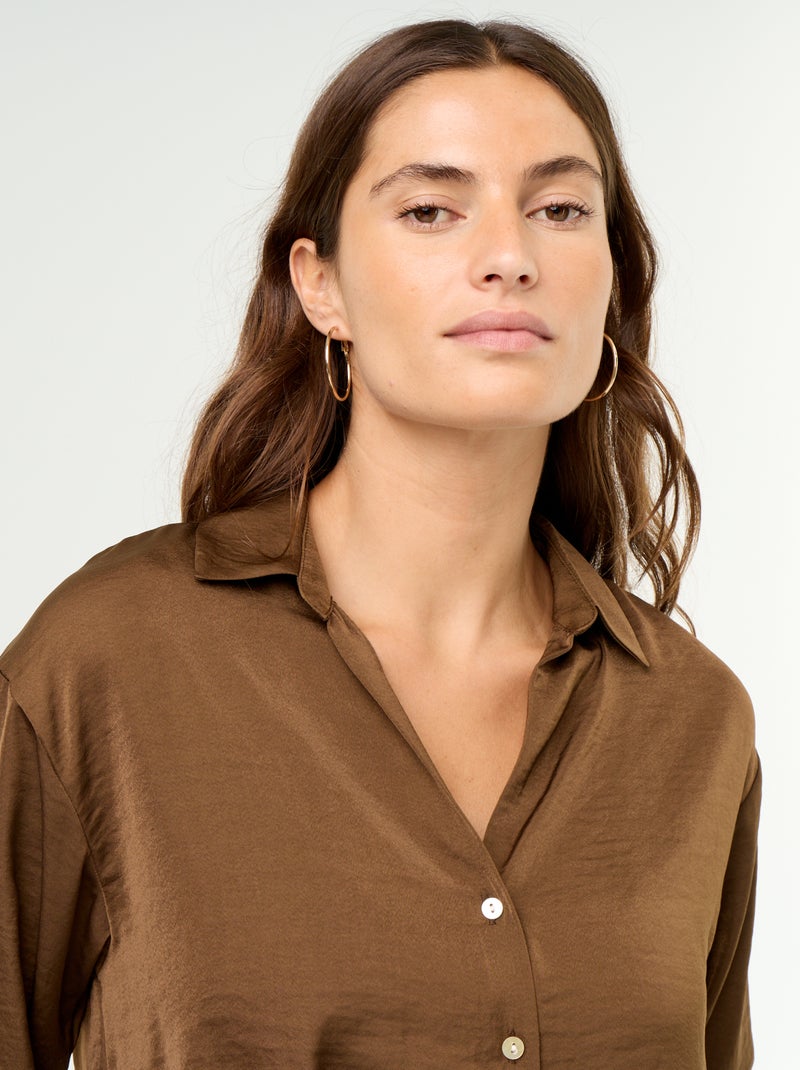 Camisa lisa acetinada Castanho - Kiabi