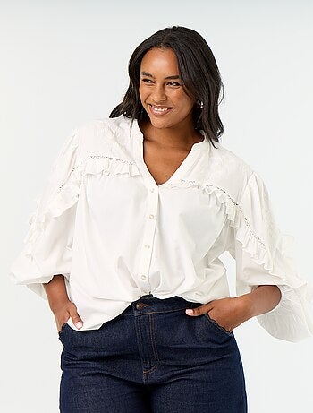 Camisa lisa com folhos