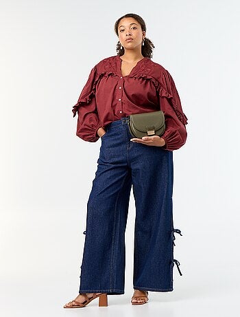 Camisa lisa com folhos