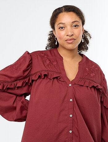 Camisa lisa com folhos