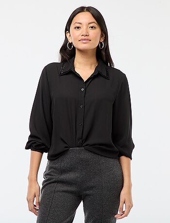 Camisa lisa com gola de lantejoulas