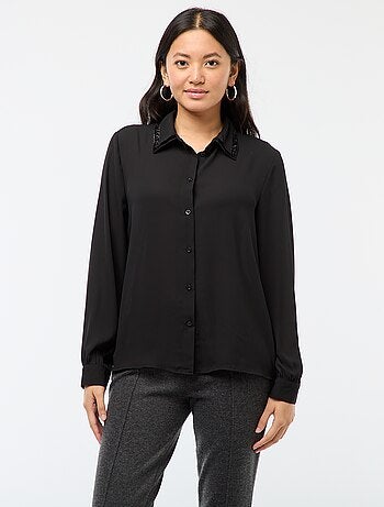 Camisa lisa com gola de lantejoulas