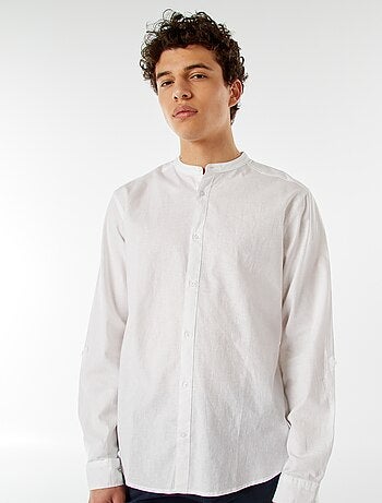 Camisa lisa de gola mao com mangas que podem ser dobradas