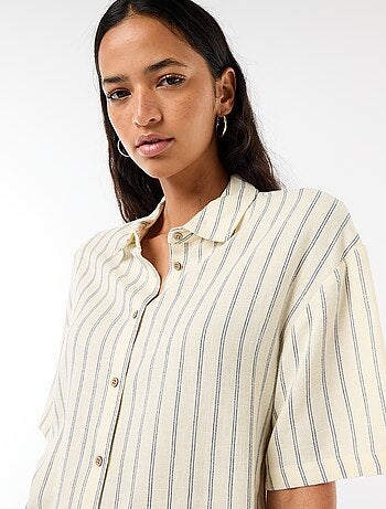 Camisa lisa de manga curta