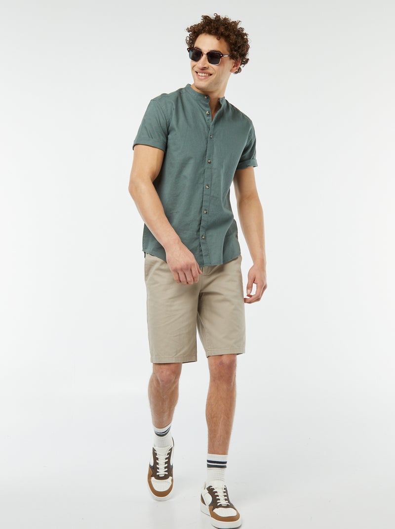 Camisa lisa de manga curta com gola mao VERDE - Kiabi