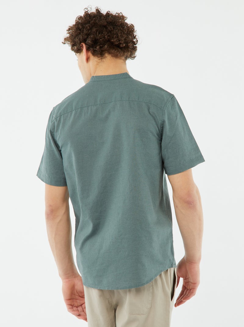 Camisa lisa de manga curta com gola mao VERDE - Kiabi