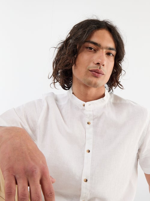 Camisa lisa de manga curta e gola mao em linho misto - Kiabi