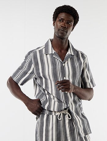 Camisa listrada de manga curta