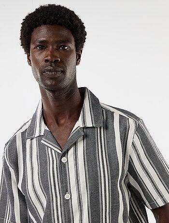 Camisa listrada de manga curta