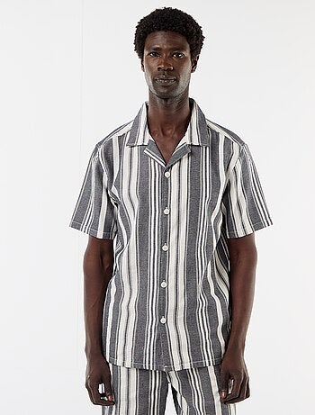 Camisa listrada de manga curta