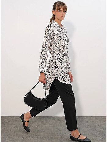 Camisa longa de crepe de viscose floral com cinto bdart