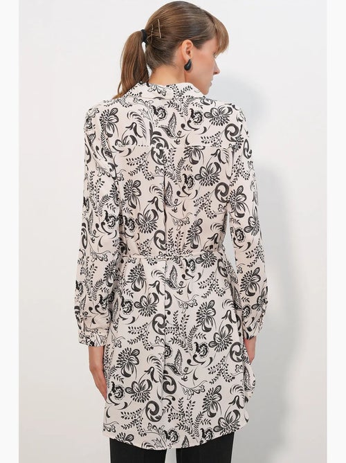 Camisa longa de crepe de viscose floral com cinto bdart - Kiabi Camisa longa de crepe de viscose floral com cinto bdart - Kiabi