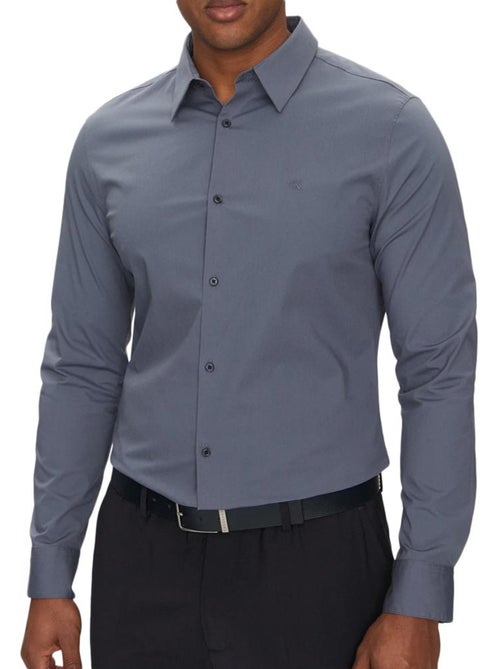 Camisa Masculina Calvin Klein Jeans Cinzento Escuro Sólida - Kiabi Camisa Masculina Calvin Klein Jeans Cinzento Escuro Sólida - Kiabi