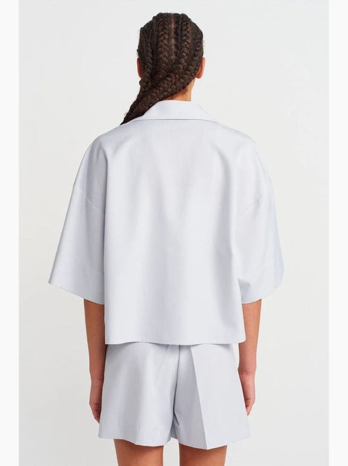 Camisa overshirt cropped oversized em crepe dilvin - Kiabi Camisa overshirt cropped oversized em crepe dilvin - Kiabi