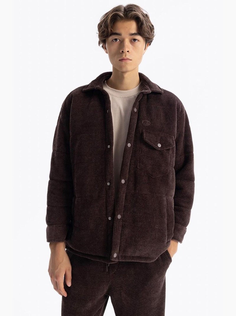 Camisa overshirt masculina texturizada com fecho de molas de pressão giesto Castanho-chocolate - Kiabi