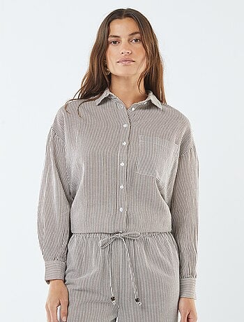 Camisa oversize em linho às riscas