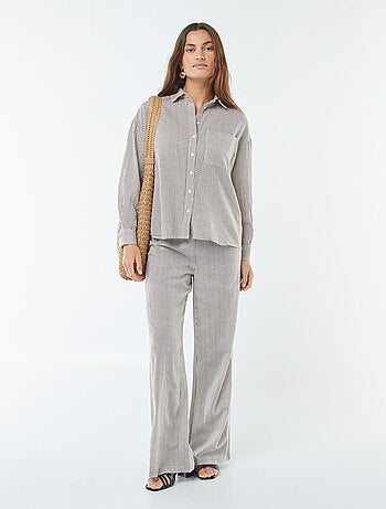 Camisa oversize em linho às riscas