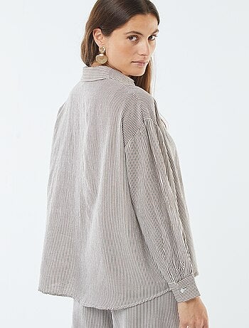Camisa oversize em linho às riscas