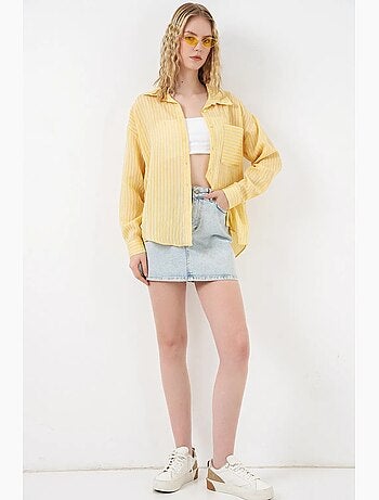 Camisa oversized às riscas com abotoamento frontal bdart