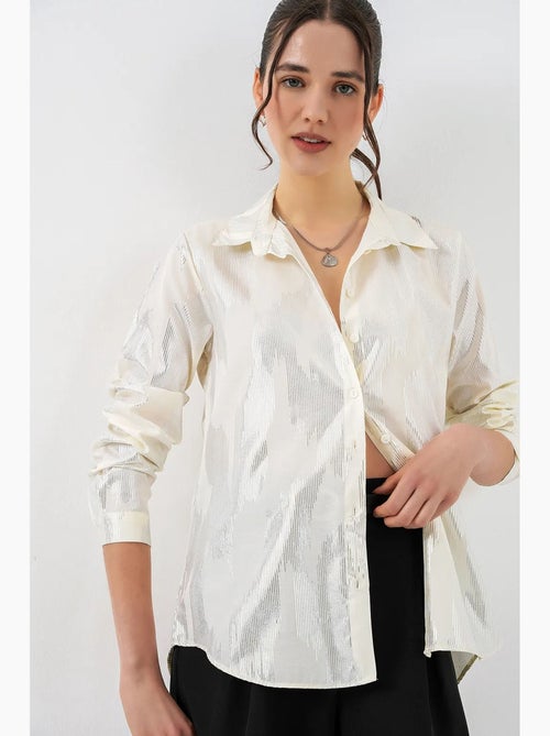 Camisa oversized com estampado abstrato e abotoamento frontal bdart - Kiabi Camisa oversized com estampado abstrato e abotoamento frontal bdart - Kiabi