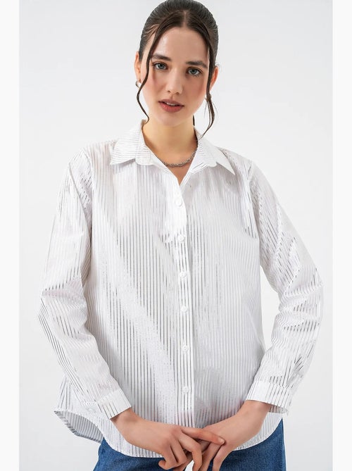 Camisa oversized com estampado abstrato e abotoamento frontal bdart - Kiabi Camisa oversized com estampado abstrato e abotoamento frontal bdart - Kiabi