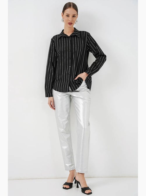 Camisa oversized com estampado abstrato e abotoamento frontal bdart - Kiabi Camisa oversized com estampado abstrato e abotoamento frontal bdart - Kiabi