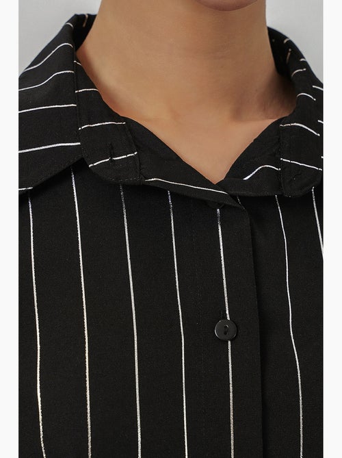 Camisa oversized com estampado abstrato e abotoamento frontal bdart - Kiabi Camisa oversized com estampado abstrato e abotoamento frontal bdart - Kiabi