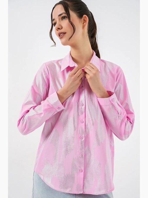 Camisa oversized com estampado abstrato e abotoamento frontal bdart - Kiabi Camisa oversized com estampado abstrato e abotoamento frontal bdart - Kiabi