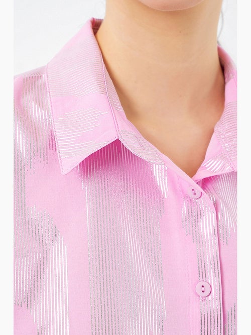 Camisa oversized com estampado abstrato e abotoamento frontal bdart - Kiabi Camisa oversized com estampado abstrato e abotoamento frontal bdart - Kiabi