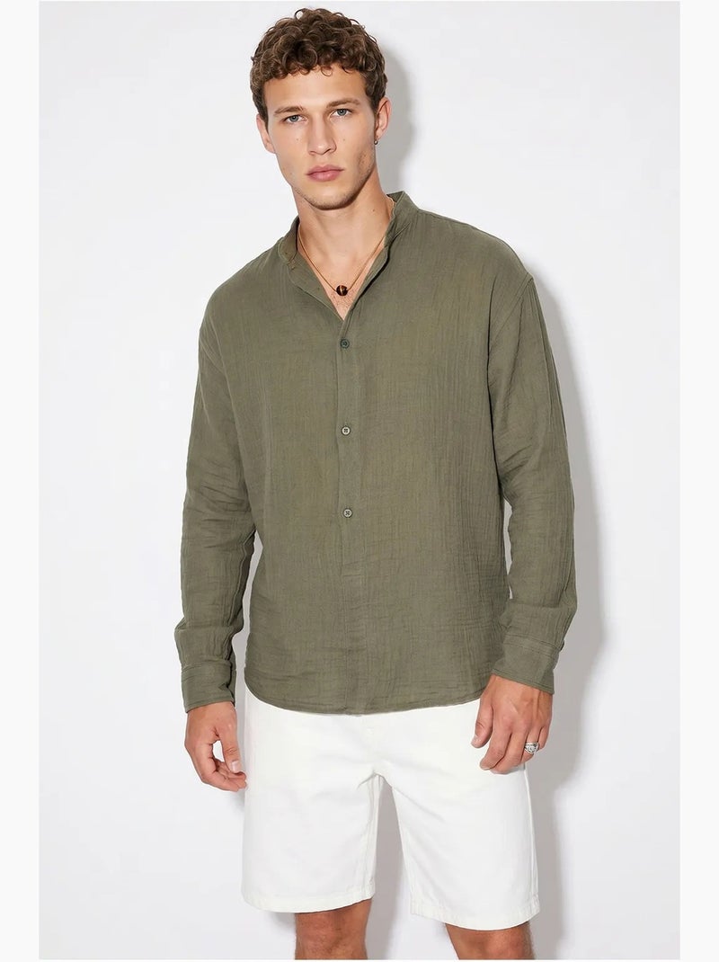 Camisa oversized com gola mandarim lucci Cáqui - Kiabi