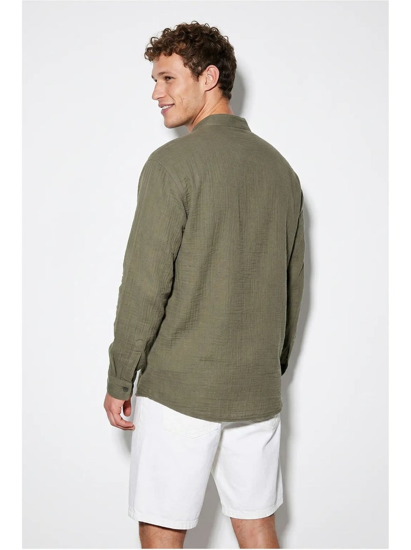 Camisa oversized com gola mandarim lucci Cáqui - Kiabi