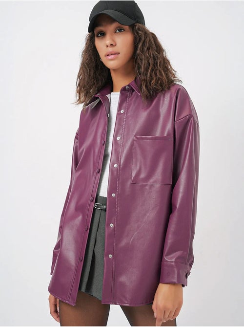 Camisa oversized de manga comprida em pele sintética com botões e bolso. Bdart - Kiabi