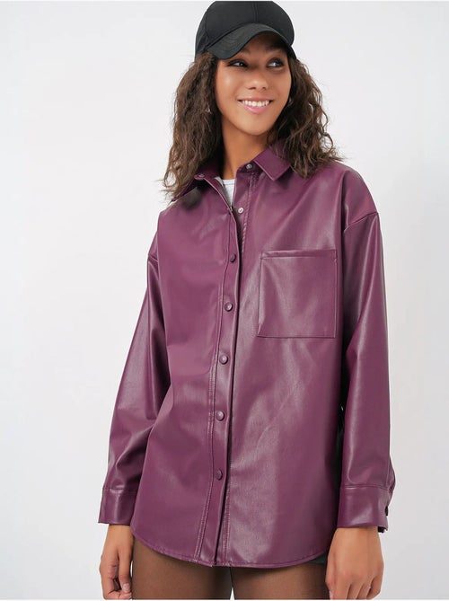 Camisa oversized de manga comprida em pele sintética com botões e bolso. Bdart - Kiabi