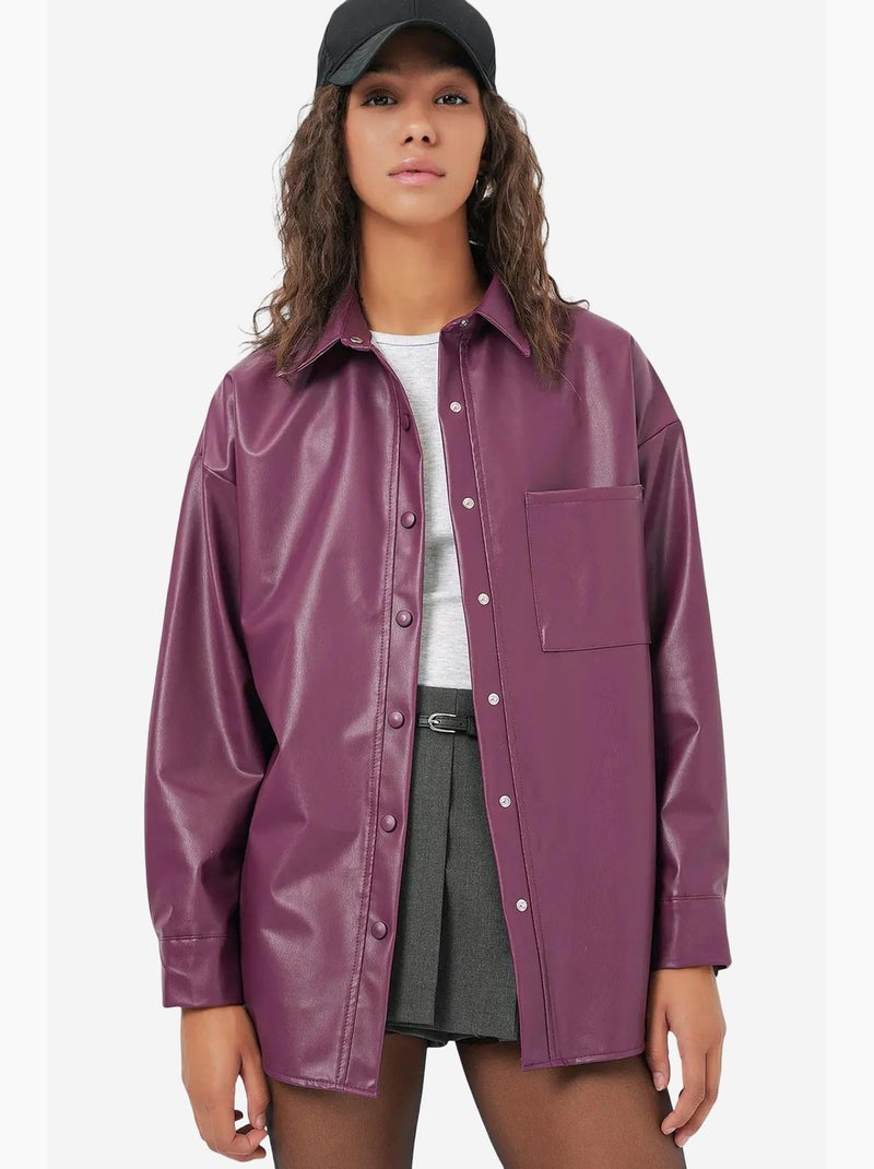 Camisa oversized de manga comprida em pele sintética com botões e bolso. Bdart Malva - Kiabi