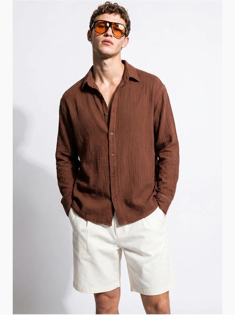 Camisa oversized texturizada com abotoamento frontal lucci Castanho - Kiabi