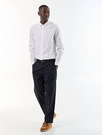 Camisa oxford com abertura abotoada