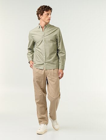 Camisa oxford com abertura abotoada